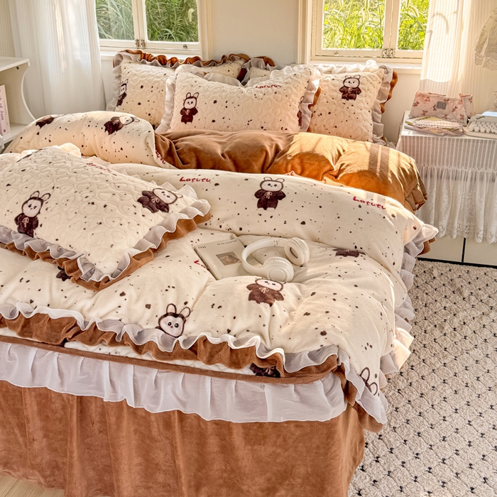 91家纺网 家纺一手货源 找家纺 禧缘家纺（原梦想家） 2025新款夹棉双层花边牛奶绒枕套系列 布布乐园