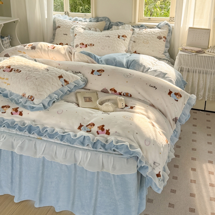 91家纺网 家纺一手货源 找家纺 禧缘家纺（原梦想家） 2025新款夹棉双层花边牛奶绒枕套系列 狗狗岛屿