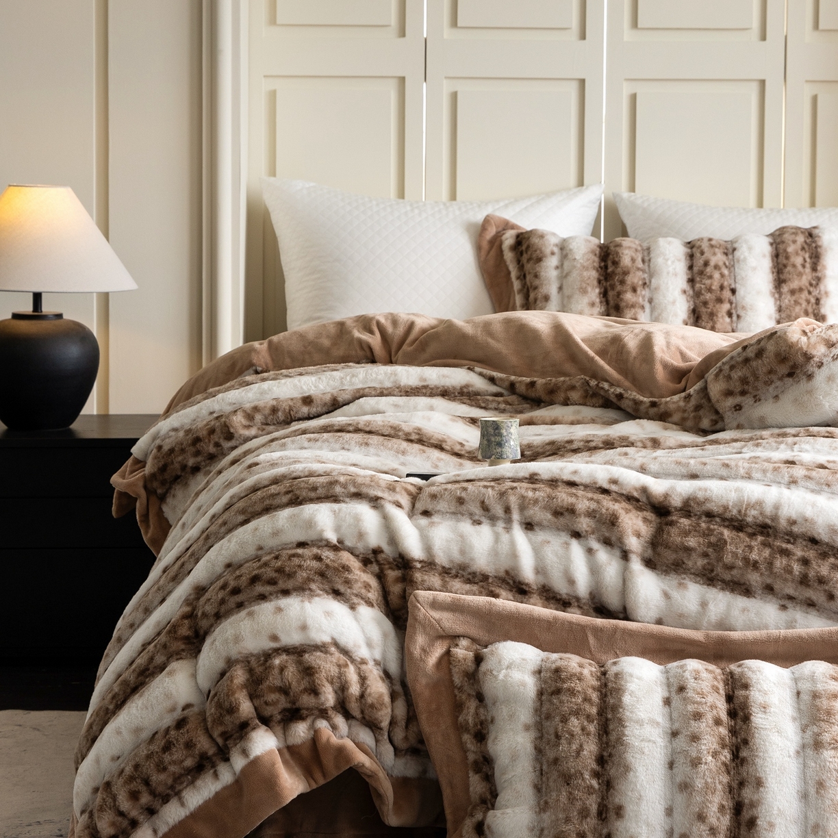 91家纺网 家纺一手货源 找家纺 时亿家居 2025新款360g兔毛绒拼接牛奶绒四件套-波点兔毛 波点兔毛-卡其