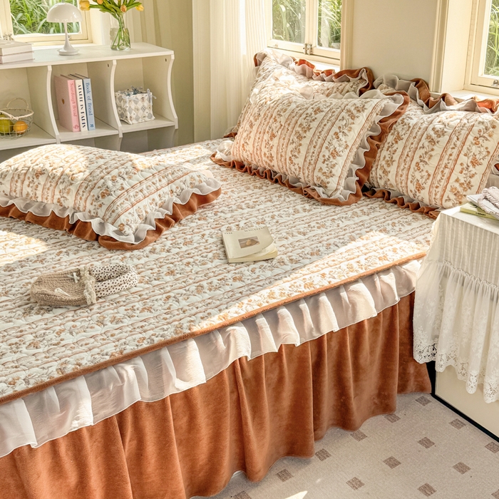 91家纺网 家纺一手货源 找家纺 禧缘家纺（原梦想家） 2025新款夹棉双层花边牛奶绒枕套系列 落日云舒