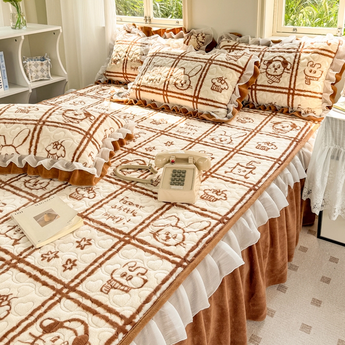 91家纺网 家纺一手货源 找家纺 禧缘家纺（原梦想家） 2025新款夹棉双层花边牛奶绒枕套系列 摩卡小镇