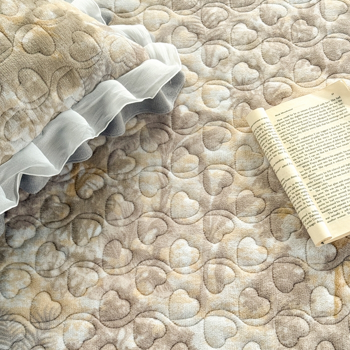 91家纺网 家纺一手货源 找家纺 禧缘家纺（原梦想家） 2025新款夹棉双层花边牛奶绒枕套系列 雾都茶花