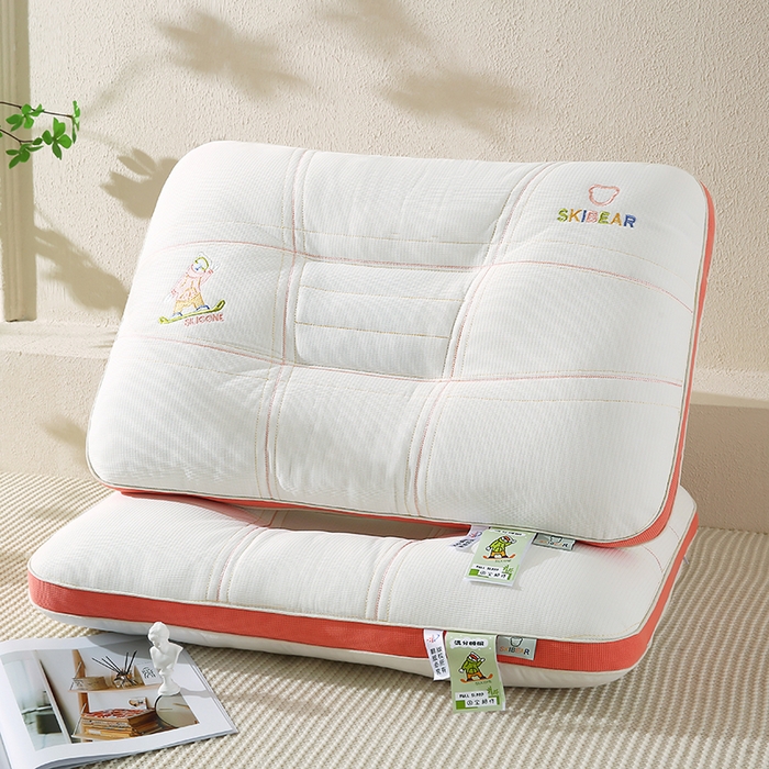 91家纺网 家纺一手货源 找家纺 金牛枕芯 2025新款滑板熊亲子枕决明子枕头乳胶夹层儿童枕成人枕头枕芯 滑板熊-红