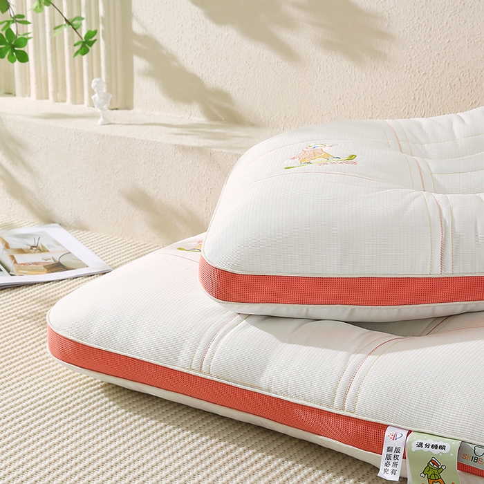 91家纺网 家纺一手货源 找家纺 金牛枕芯 2025新款滑板熊亲子枕决明子枕头乳胶夹层儿童枕成人枕头枕芯 滑板熊-红