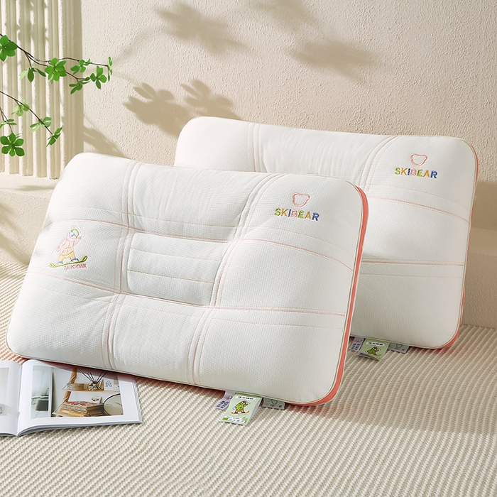 91家纺网 家纺一手货源 找家纺 金牛枕芯 2025新款滑板熊亲子枕决明子枕头乳胶夹层儿童枕成人枕头枕芯 滑板熊-红