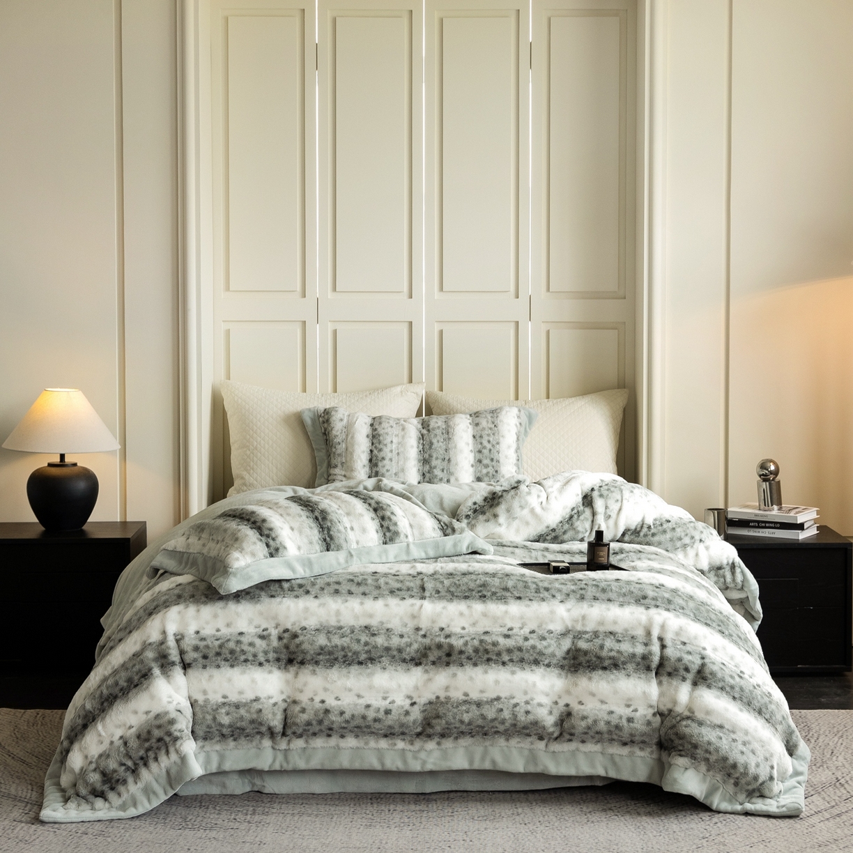 91家纺网 家纺一手货源 找家纺 时亿家居 2025新款360g兔毛绒拼接牛奶绒四件套-波点兔毛 波点兔毛-浅绿