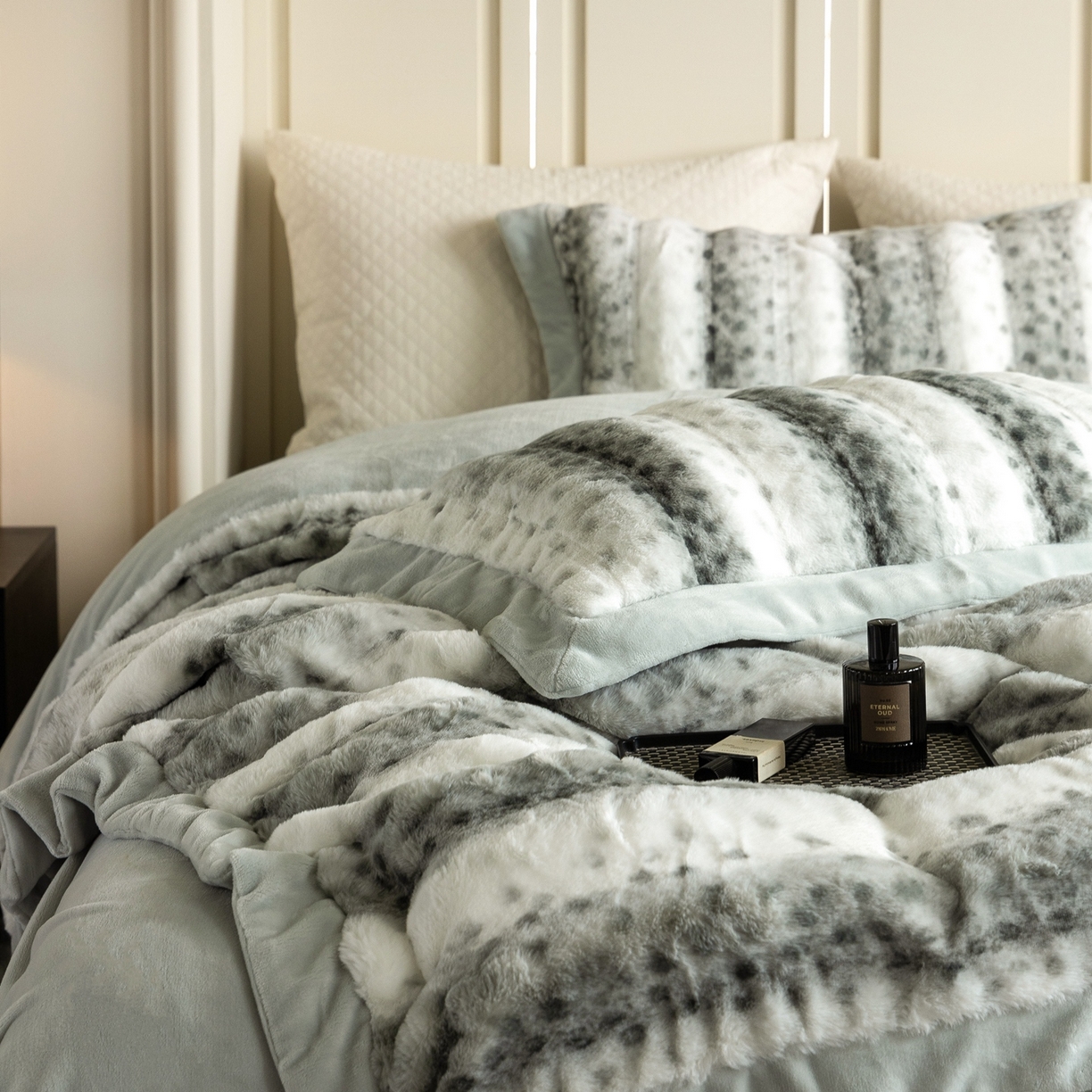 91家纺网 家纺一手货源 找家纺 时亿家居 2025新款360g兔毛绒拼接牛奶绒四件套-波点兔毛 波点兔毛-浅绿