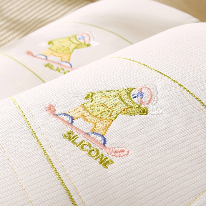 91家纺网 家纺一手货源 找家纺 金牛枕芯 2025新款滑板熊亲子枕决明子枕头乳胶夹层儿童枕成人枕头枕芯 滑板熊-绿