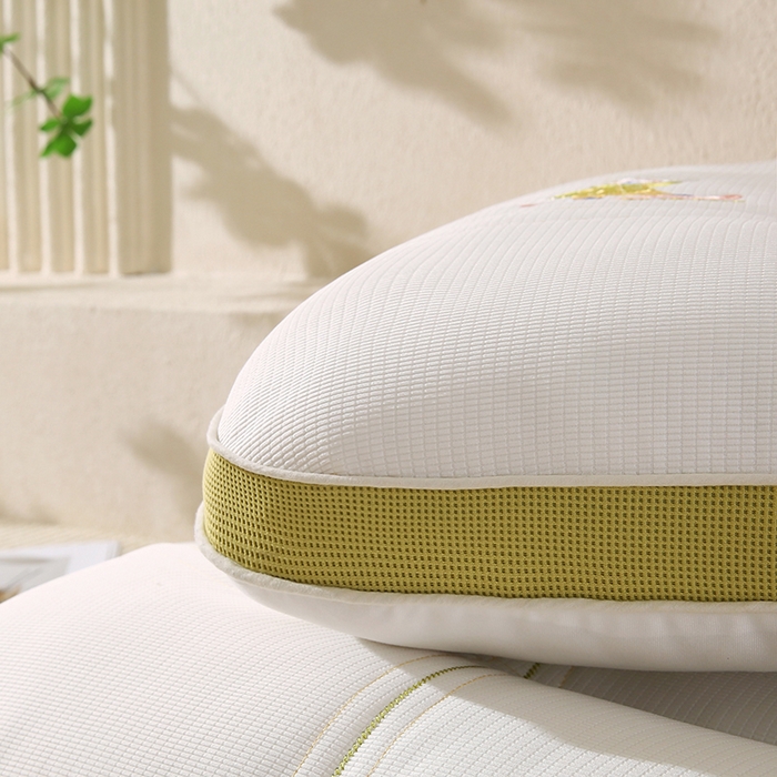 91家纺网 家纺一手货源 找家纺 金牛枕芯 2025新款滑板熊亲子枕决明子枕头乳胶夹层儿童枕成人枕头枕芯 滑板熊-绿