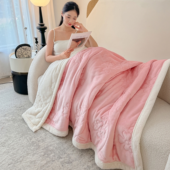 91家纺网 家纺一手货源 找家纺 爱彼家纺 2025新款婴儿绒北极绒羽丝棉三层夹棉盖毯毯子 玉粉【双面夹棉】