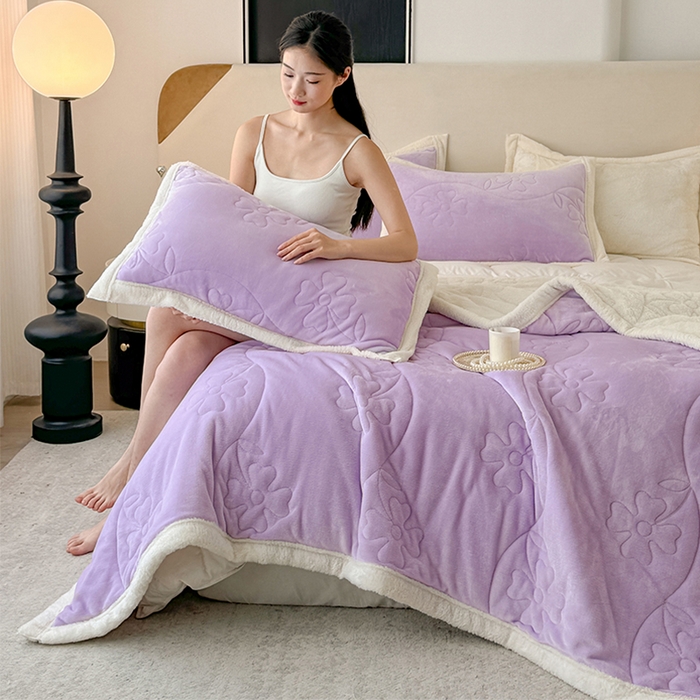 91家纺网 家纺一手货源 找家纺 爱彼家纺 2025新款婴儿绒北极绒羽丝棉三层夹棉盖毯毯子 芋紫【双面纯棉】