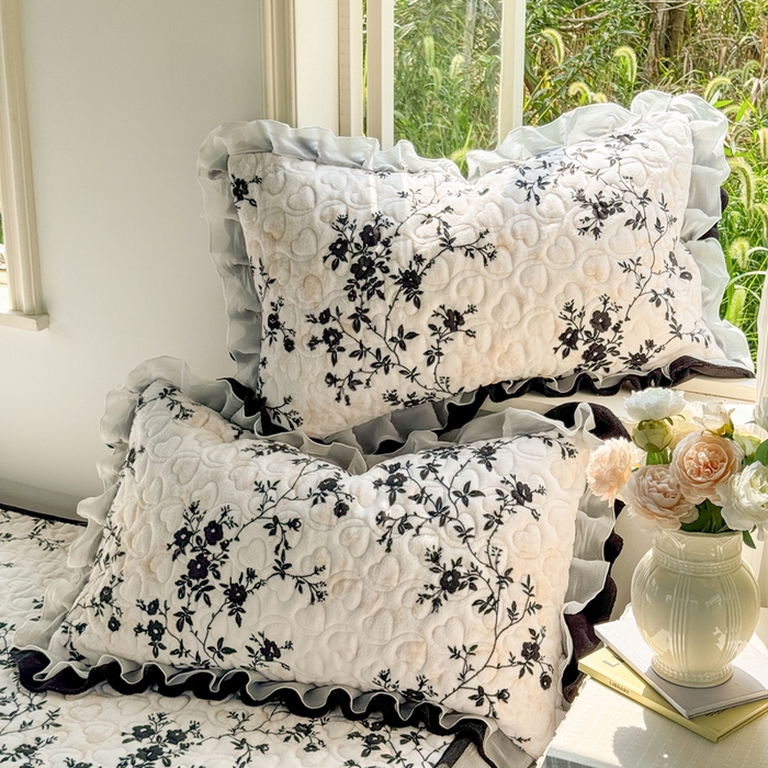 91家纺网 家纺一手货源 找家纺 禧缘家纺（原梦想家） 2025新款夹棉双层花边牛奶绒单被套系列 步步生花