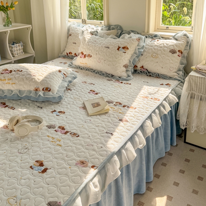 91家纺网 家纺一手货源 找家纺 禧缘家纺（原梦想家） 2025新款夹棉双层花边牛奶绒单被套系列 狗狗岛屿