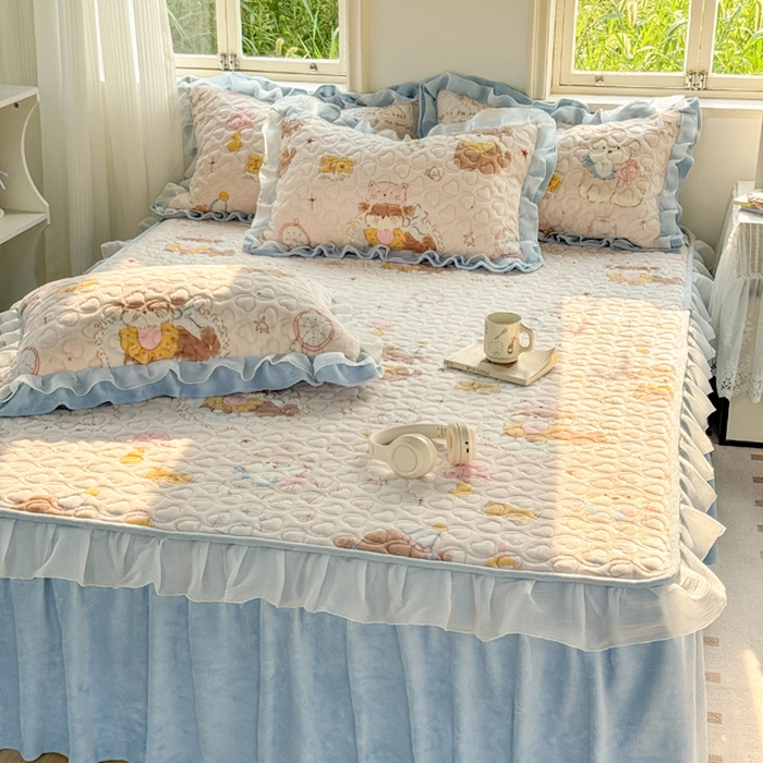 91家纺网 家纺一手货源 找家纺 禧缘家纺（原梦想家） 2025新款夹棉双层花边牛奶绒单被套系列 猫咪心事