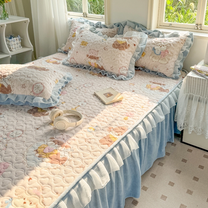 91家纺网 家纺一手货源 找家纺 禧缘家纺（原梦想家） 2025新款夹棉双层花边牛奶绒单被套系列 猫咪心事