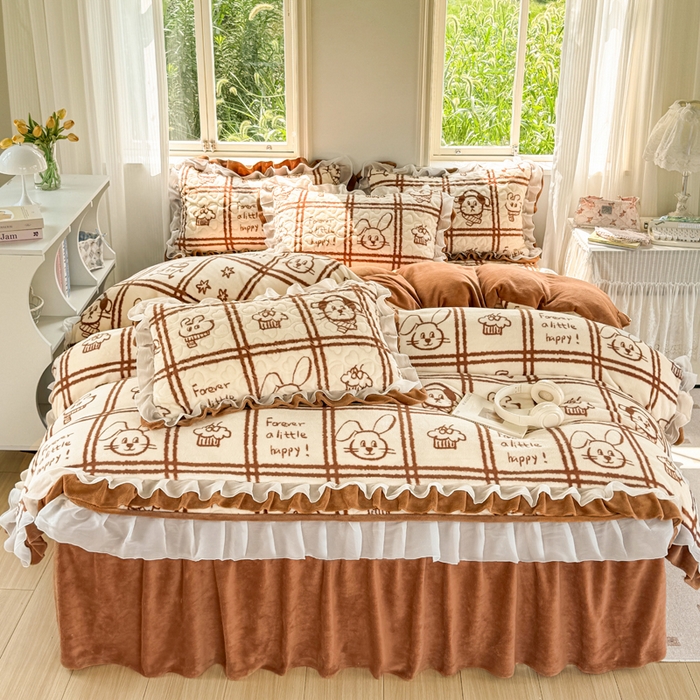 91家纺网 家纺一手货源 找家纺 禧缘家纺（原梦想家） 2025新款夹棉双层花边牛奶绒单被套系列 摩卡小镇