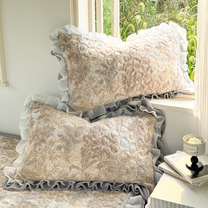 91家纺网 家纺一手货源 找家纺 禧缘家纺（原梦想家） 2025新款夹棉双层花边牛奶绒单被套系列 雾都茶花