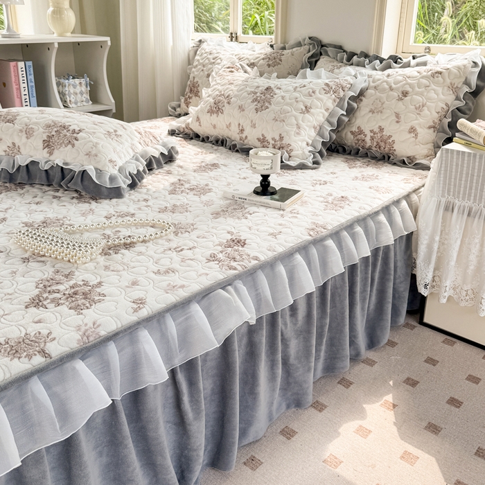 91家纺网 家纺一手货源 找家纺 禧缘家纺（原梦想家） 2025新款夹棉双层花边牛奶绒单被套系列 杏花微雨