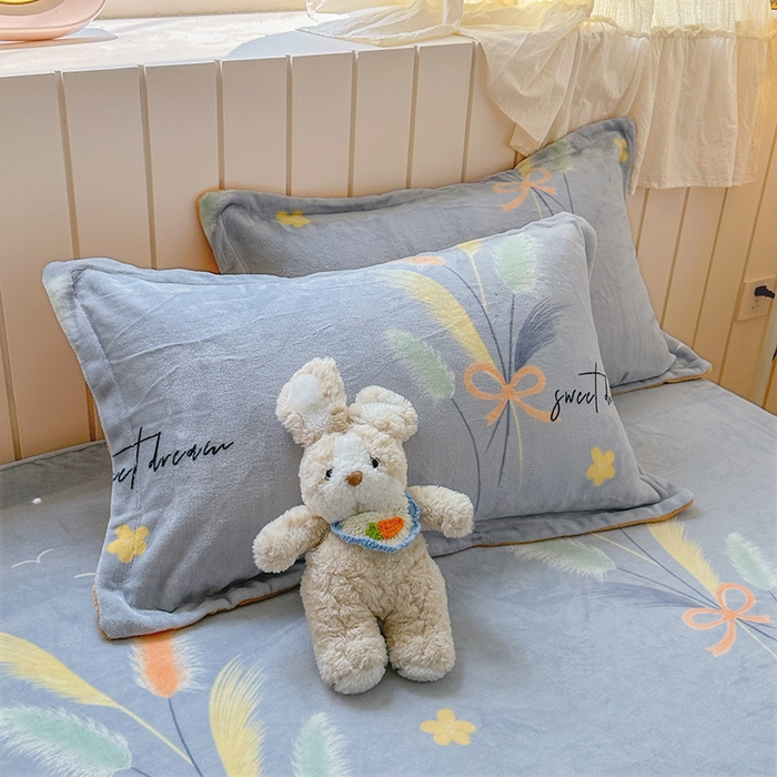 91家纺网 家纺一手货源 找家纺 家贝爱 2025新款高克重加厚牛奶绒床笠单床笠床笠单品 情人草灰