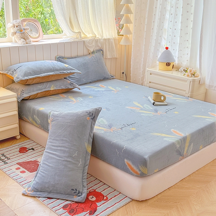 91家纺网 家纺一手货源 找家纺 家贝爱 2025新款高克重加厚牛奶绒床笠单床笠床笠单品 情人草灰