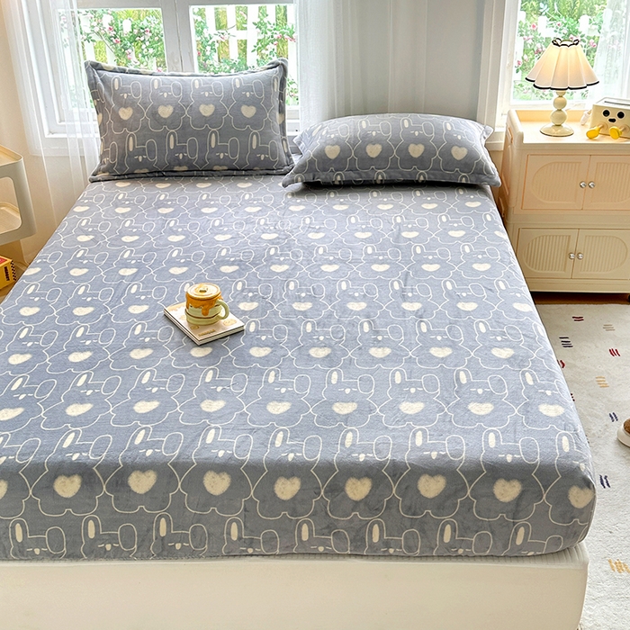 91家纺网 家纺一手货源 找家纺 家贝爱 2025新款高克重加厚牛奶绒床笠单床笠床笠单品 狂欢兔