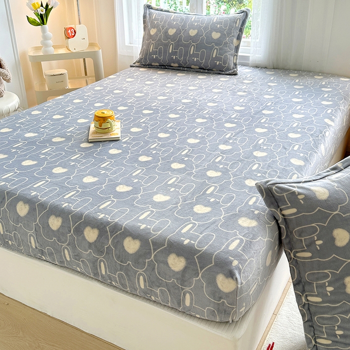 91家纺网 家纺一手货源 找家纺 家贝爱 2025新款高克重加厚牛奶绒床笠单床笠床笠单品 狂欢兔