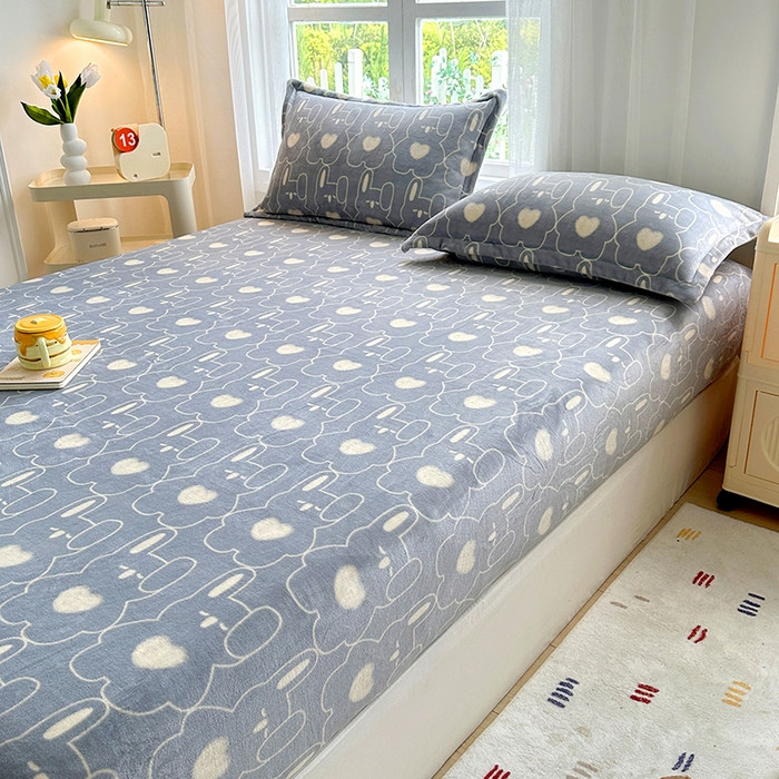 91家纺网 家纺一手货源 找家纺 家贝爱 2025新款高克重加厚牛奶绒床笠单床笠床笠单品 狂欢兔