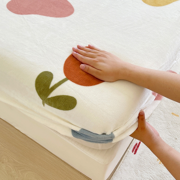 91家纺网 家纺一手货源 找家纺 家贝爱 2025新款高克重加厚牛奶绒床笠单床笠床笠单品 满城春色