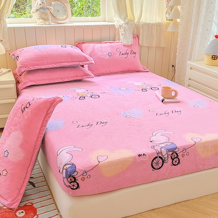 91家纺网 家纺一手货源 找家纺 家贝爱 2025新款高克重加厚牛奶绒床笠单床笠床笠单品 哈喽小兔粉