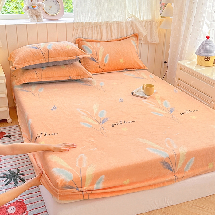 91家纺网 家纺一手货源 找家纺 家贝爱 2025新款高克重加厚牛奶绒床笠单床笠床笠单品 情人草桔