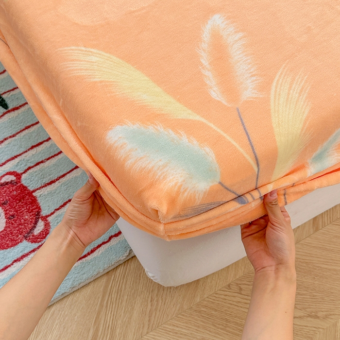 91家纺网 家纺一手货源 找家纺 家贝爱 2025新款高克重加厚牛奶绒床笠单床笠床笠单品 情人草桔