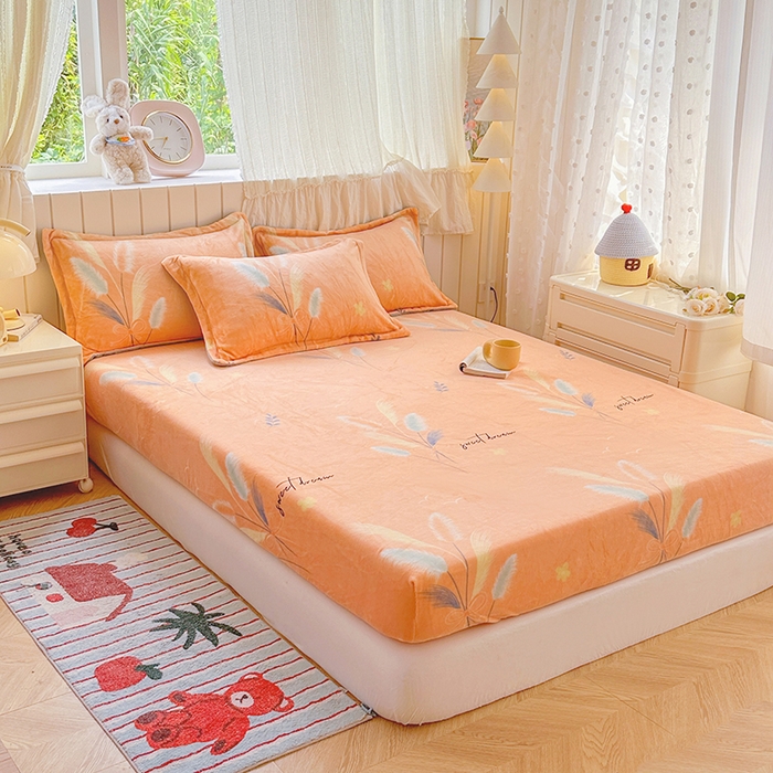 91家纺网 家纺一手货源 找家纺 家贝爱 2025新款高克重加厚牛奶绒床笠单床笠床笠单品 情人草桔