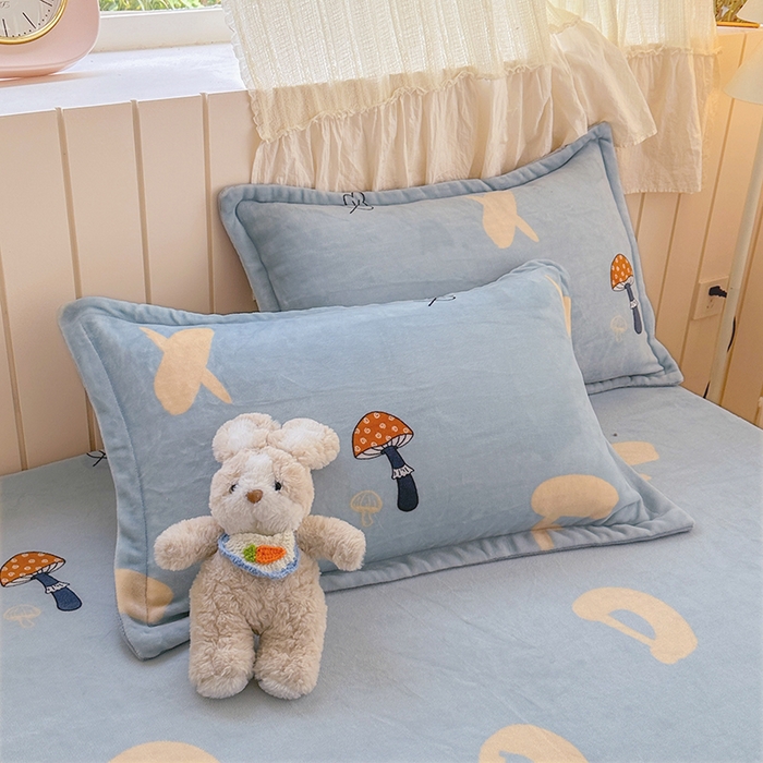 91家纺网 家纺一手货源 找家纺 家贝爱 2025新款高克重加厚牛奶绒床笠单床笠床笠单品 字母蘑菇