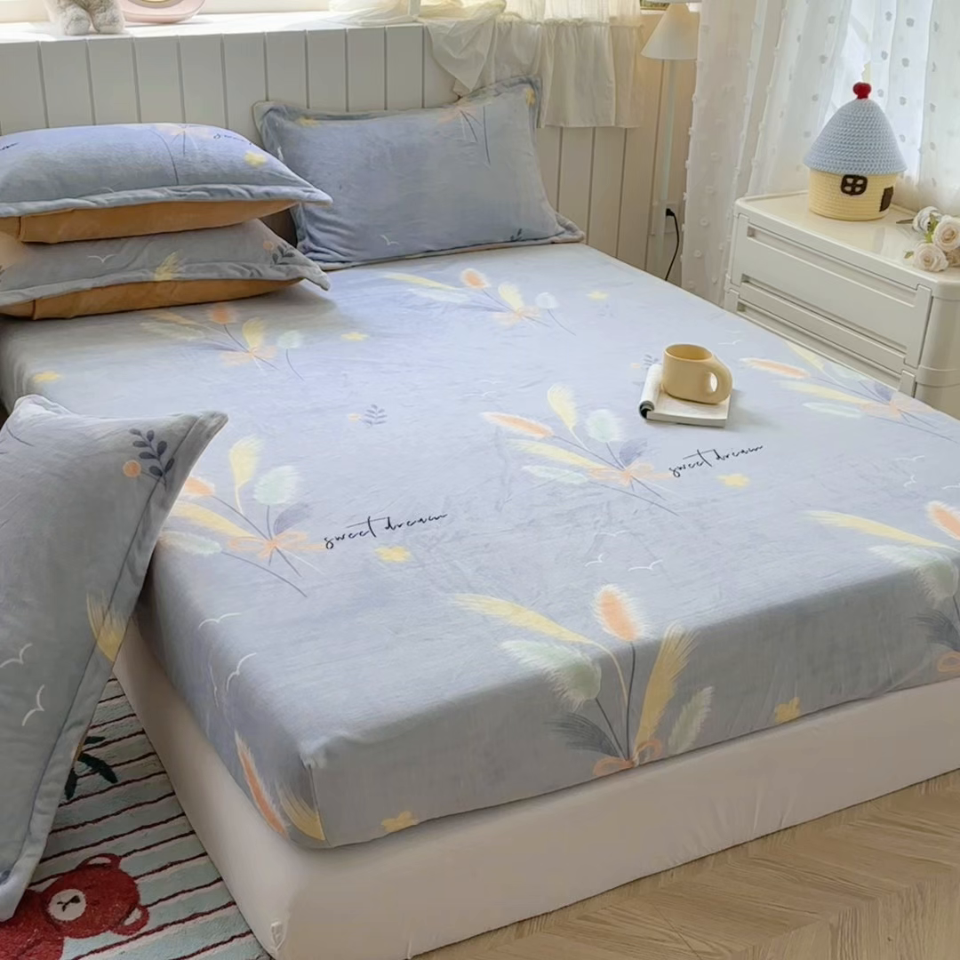 91家纺网 家纺一手货源 找家纺 家贝爱 2025新款高克重加厚牛奶绒床笠单床笠床笠单品 情人草灰