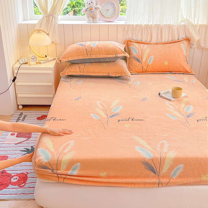 91家纺网 家纺一手货源 找家纺 家贝爱 2025新款高克重加厚牛奶绒床笠单床笠床笠单品 情人草桔