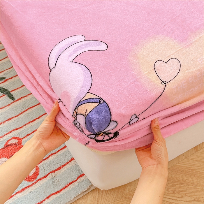 91家纺网 家纺一手货源 找家纺 家贝爱 2025新款高克重加厚牛奶绒床笠单床笠床笠单品 哈喽小兔粉