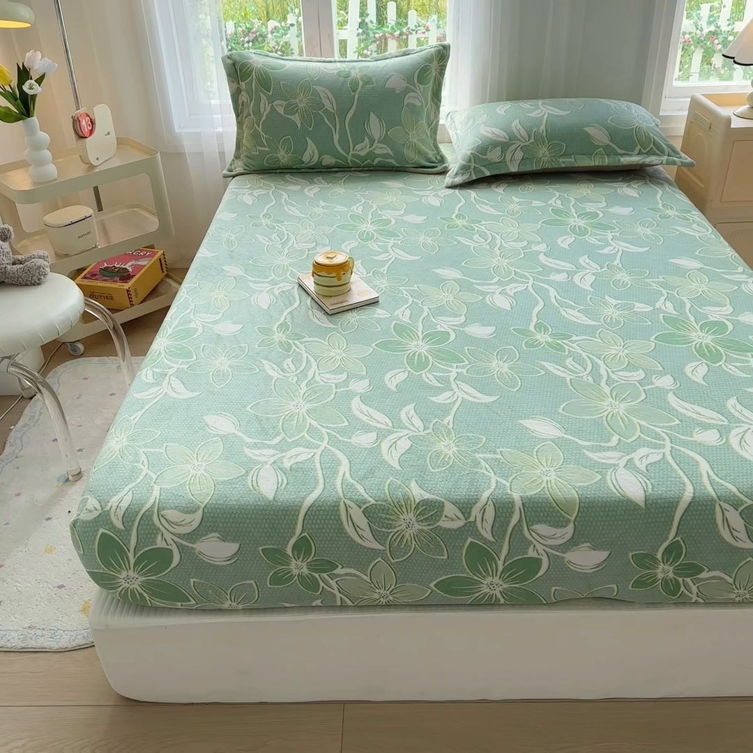 91家纺网 家纺一手货源 找家纺 家贝爱 2025新款高克重加厚牛奶绒床笠单床笠床笠单品 浅浅花语