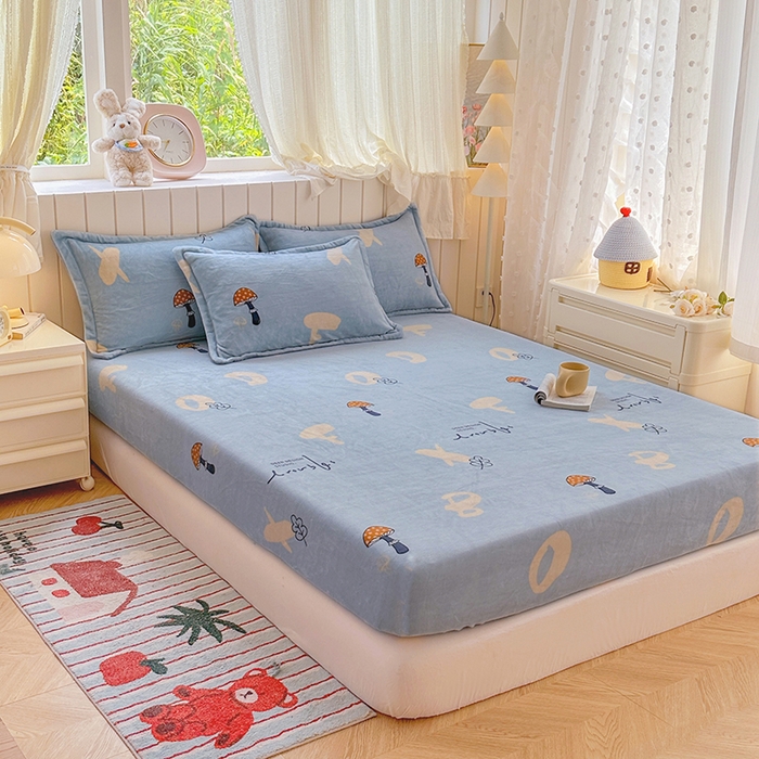 91家纺网 家纺一手货源 找家纺 家贝爱 2025新款高克重加厚牛奶绒床笠单床笠床笠单品 字母蘑菇