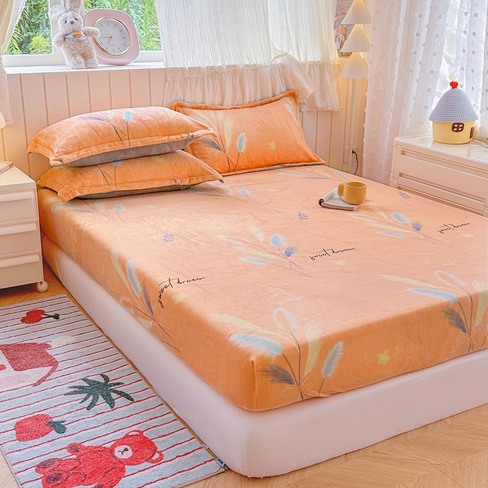 91家纺网 家纺一手货源 找家纺 家贝爱 2025新款高克重加厚牛奶绒床笠单床笠床笠单品 情人草桔