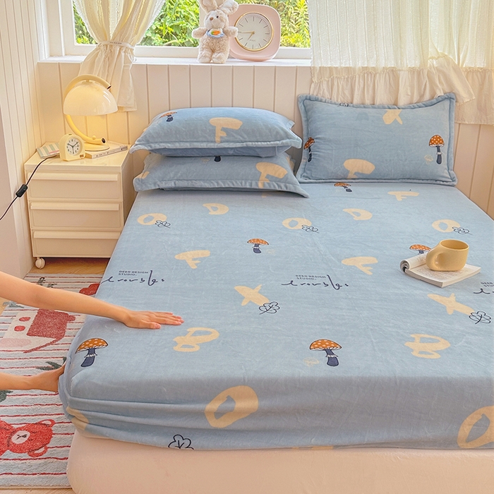 91家纺网 家纺一手货源 找家纺 家贝爱 2025新款高克重加厚牛奶绒床笠单床笠床笠单品 字母蘑菇