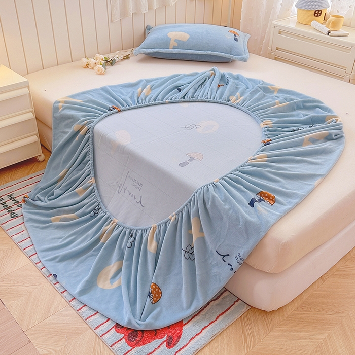 91家纺网 家纺一手货源 找家纺 家贝爱 2025新款高克重加厚牛奶绒床笠单床笠床笠单品 字母蘑菇