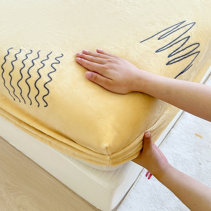 91家纺网 家纺一手货源 找家纺 家贝爱 2025新款高克重加厚牛奶绒床笠单床笠床笠单品 金色年华