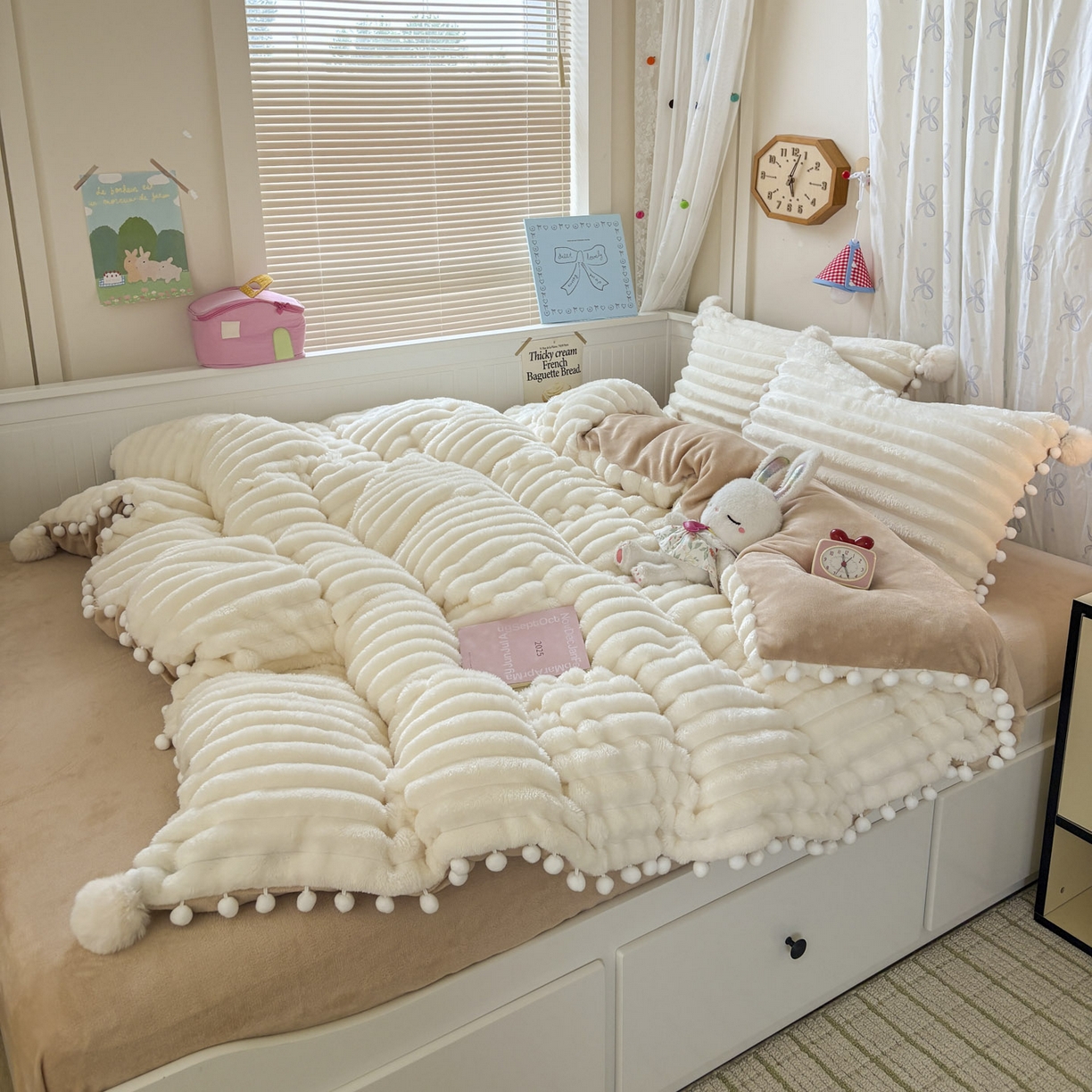 91家纺网 家纺一手货源 找家纺 （总）潮邦创意家居 2025新款宽条小球工艺款牛奶绒四件套-绒条织梦系列