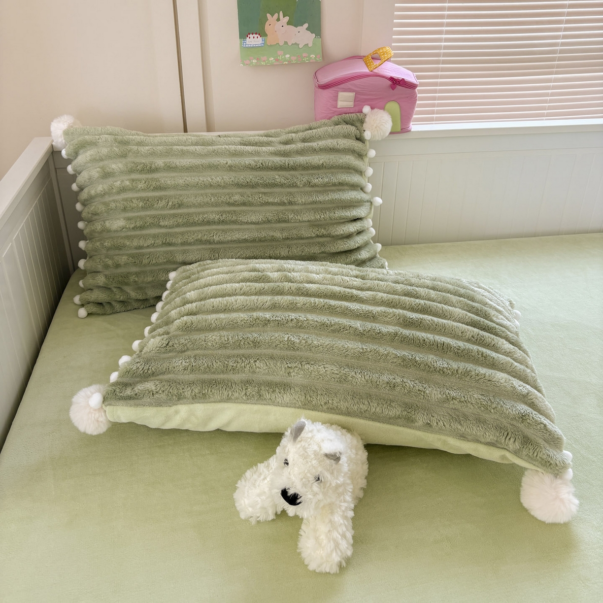 91家纺网 家纺一手货源 找家纺 潮邦创意家居 2025新款宽条小球工艺款牛奶绒四件套-绒条织梦系列 绒条织梦-抹茶绿