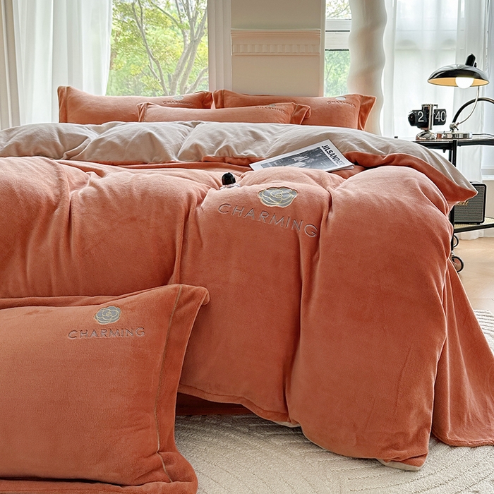 91家纺网 家纺一手货源 找家纺 （总）宇彬家纺 2025新款母婴级牛奶绒婴儿绒刺绣四件套