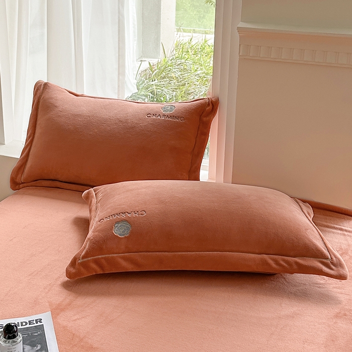 91家纺网 家纺一手货源 找家纺 （总）宇彬家纺 2025新款母婴级牛奶绒婴儿绒刺绣四件套