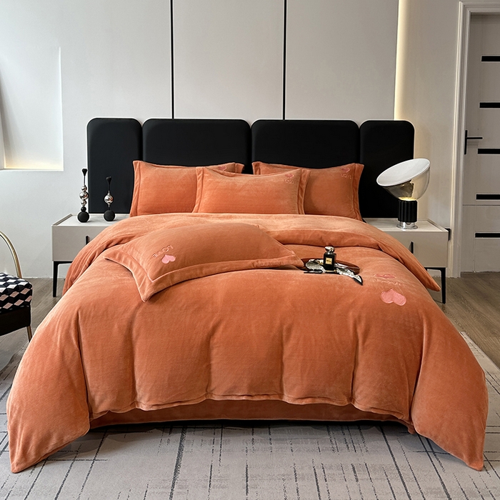 91家纺网 家纺一手货源 找家纺 （总）宇彬家纺 2025新款母婴级牛奶绒婴儿绒刺绣四件套