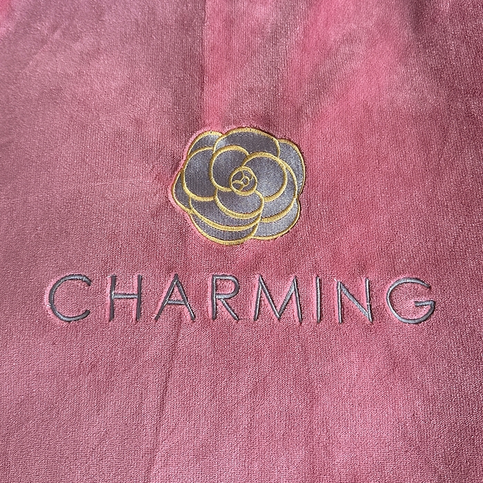 91家纺网 家纺一手货源 找家纺 宇彬家纺 2025新款母婴级牛奶绒婴儿绒刺绣四件套 山茶花 奶油粉-香槟