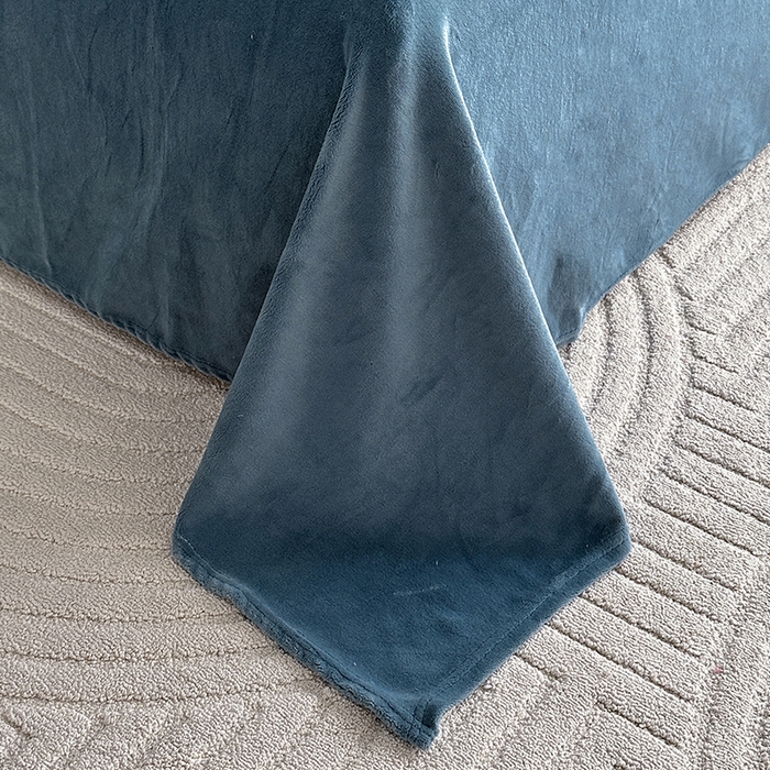 91家纺网 家纺一手货源 找家纺 宇彬家纺 2025新款母婴级牛奶绒婴儿绒刺绣四件套 M款 宾利蓝-香槟