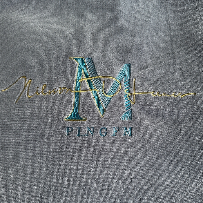 91家纺网 家纺一手货源 找家纺 宇彬家纺 2025新款母婴级牛奶绒婴儿绒刺绣四件套 M款 绅士灰-香槟